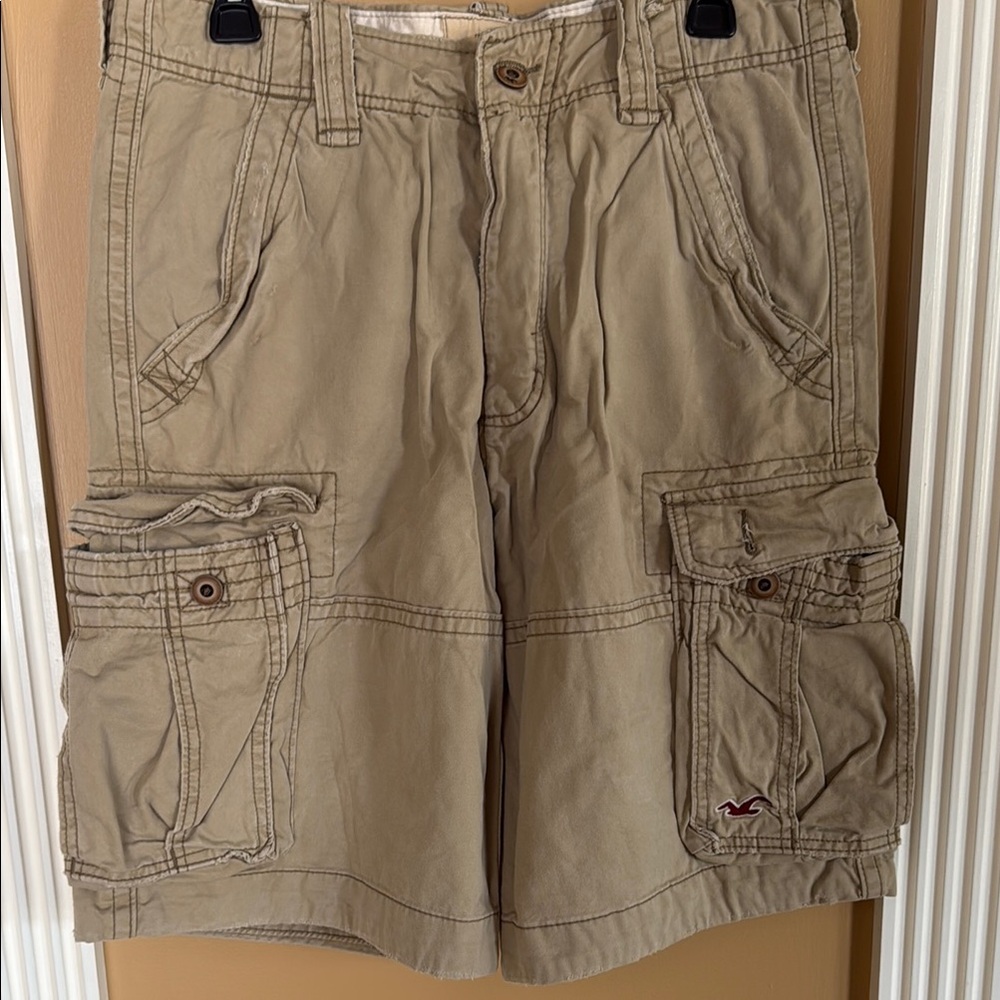 NWT Hollister Tan Cargo Shorts with Utility Pockets